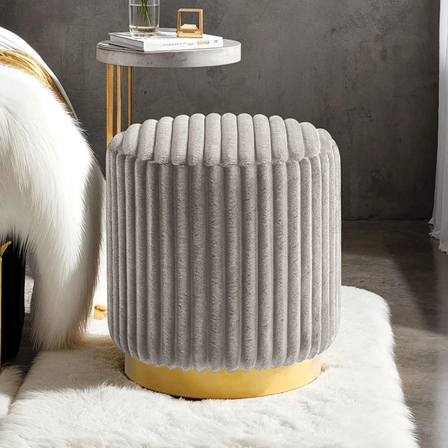 Yolanda Stool